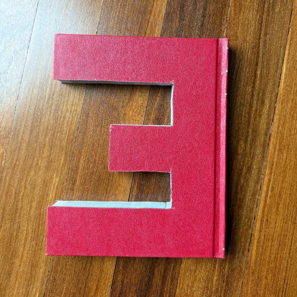 Vintage Book Monogram Letter - E - Picture 3 of 3